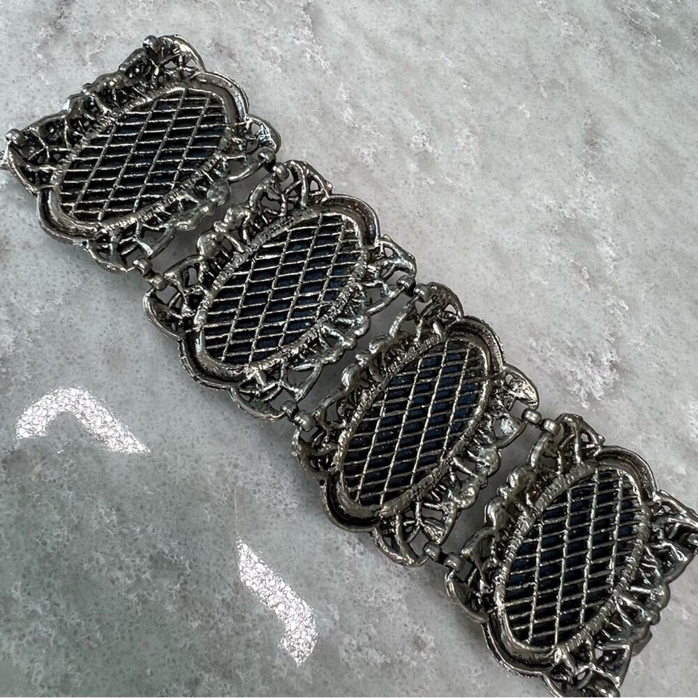 Vintage 1950s Lucite Confetti Chunky Cuff Bracelet Blue Silver Tone Statement - Picture 3 of 8